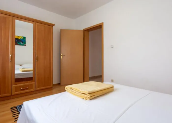 Apartment Benni By Guide